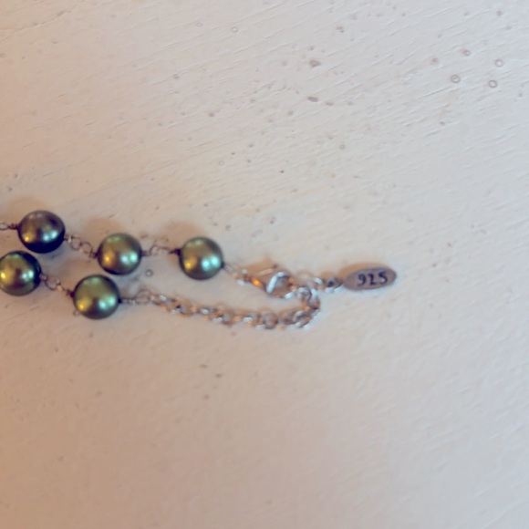 Elegant Green Beaded Necklace with Floral Pendant by Ex Ex - Picture 4 of 6